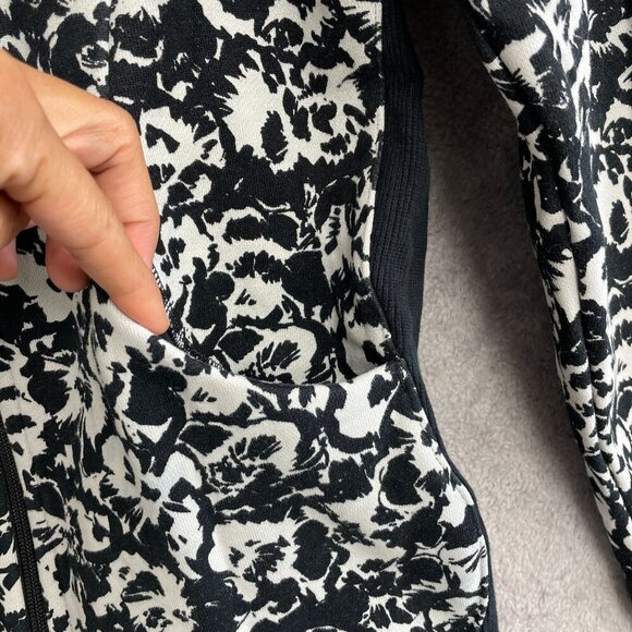 Lululemon Women's Size 6 Black & White Floral Zip-Up Sweatshirt - Picture 8 of 10